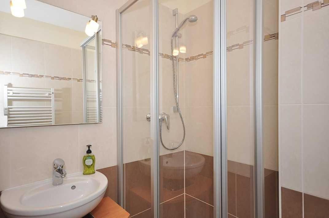 Apartment Hansa App 2, 2 Sz, 2 Baeder, Terrasse By Unsere Urlaubszeit Binz